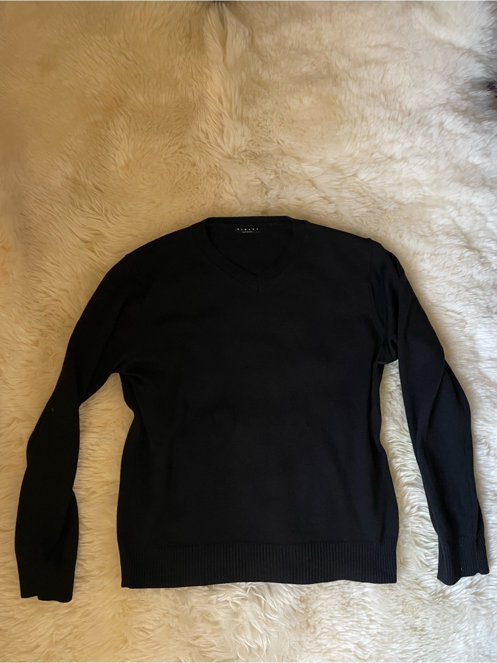 Vintage Sisley Paris men’s black v neck wool-blend sweater